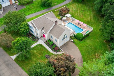 Ideally situated on a quiet cul-de-sac of similar fine homes - photo 37