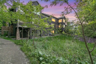 Live simply without sacrificing luxury in this supremely located - photo 2