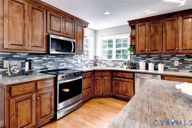 Experience refined living in this well-appointed 5-bedroom, 3 - photo 13