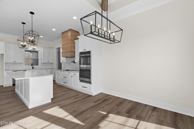 Elegant 3 Bedroom, 2 Bathroom Home with High end finishes and - photo 23