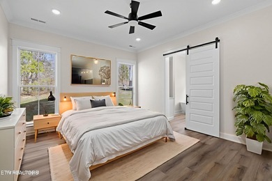 Elegant 3 Bedroom, 2 Bathroom Home with High end finishes and - photo 29