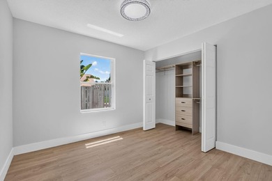 Welcome to a home where contemporary design meets effortless - photo 31