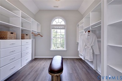 Experience refined living in this well-appointed 5-bedroom, 3 - photo 33