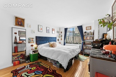 Gorgeous top-floor 1-bedroom home with washer and dryer, in the - photo 3