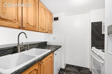 Gorgeous top-floor 1-bedroom home with washer and dryer, in the - photo 4