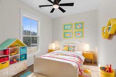 Elegant 3 Bedroom, 2 Bathroom Home with High end finishes and - photo 37