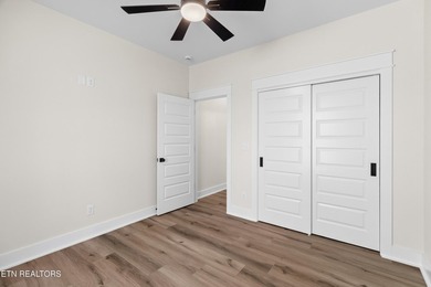 Elegant 3 Bedroom, 2 Bathroom Home with High end finishes and - photo 48