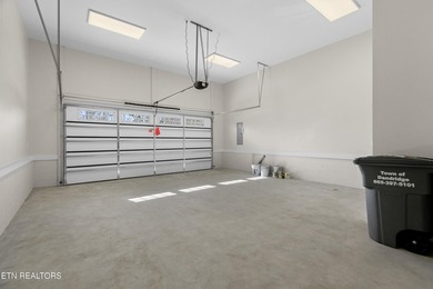 Elegant 3 Bedroom, 2 Bathroom Home with High end finishes and - photo 49