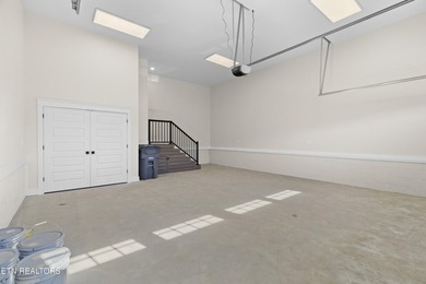 Elegant 3 Bedroom, 2 Bathroom Home with High end finishes and - photo 50