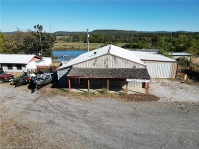Aprox 2800 sqft of Commercial/Retail space right on Hwy 100 - photo 2