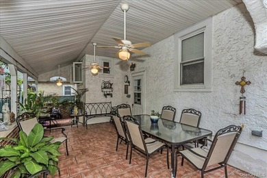 Fantastic opportunity in Great Neck! This beautifully maintained - photo 16