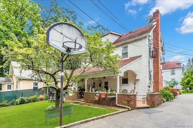 Fantastic opportunity in Great Neck! This beautifully maintained - photo 20