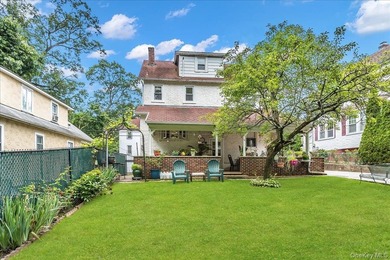 Fantastic opportunity in Great Neck! This beautifully maintained - photo 21