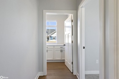 Welcome to Your Dream Home! Discover effortless luxury in this - photo 28
