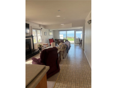 LAKE ONTARIO VIEW PROPERTY - DREAM LOCATION - Beautiful cozy 2 - photo 5