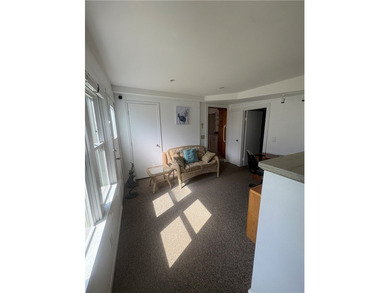 LAKE ONTARIO VIEW PROPERTY - DREAM LOCATION - Beautiful cozy 2 - photo 9