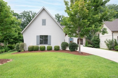 This stunning custom-built home features 5 bedrooms, 4.5 baths - photo 3