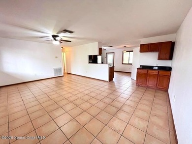 Bright and airy, Spacious well-maintained Duplex just a couple - photo 2