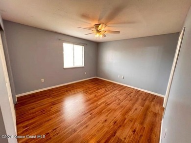 Bright and airy, Spacious well-maintained Duplex just a couple - photo 7