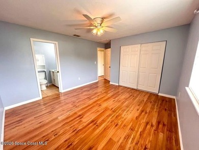 Bright and airy, Spacious well-maintained Duplex just a couple - photo 8