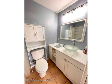 Bright and airy, Spacious well-maintained Duplex just a couple - photo 9