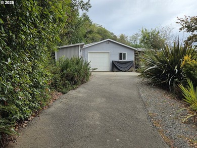 Bright and sunny ocean and forest view home on over 2 acres of - photo 2