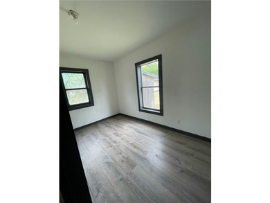 Make this warm, cozy, two bedroom, one-bath, with a study/den - photo 6