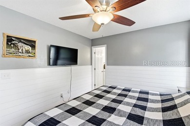 NO HOA! Spacious and inviting 4-bedroom, 2-bath brick home - photo 20