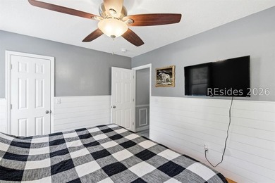 NO HOA! Spacious and inviting 4-bedroom, 2-bath brick home - photo 21