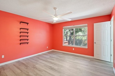 Updated pool home located in a quiet cul-de-sac in Gulf Breeze - photo 25