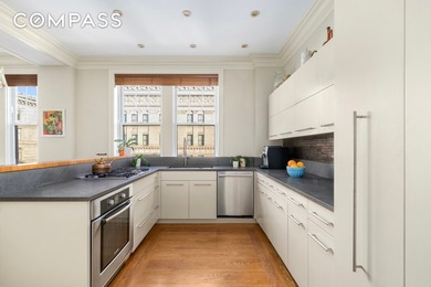 West End Avenue Classic Eight with Flexible Five to Six Bedroom - photo 2