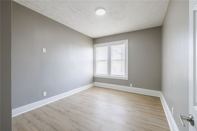 Spacious duplex offering a great opportunity for both - photo 6