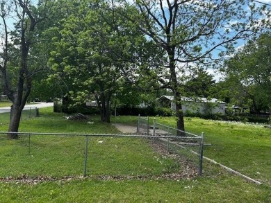 Lake Texoma Lot Under Contract in Pottsboro Texas