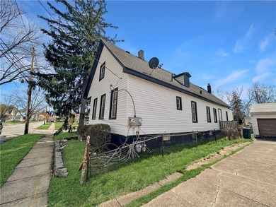 Some properties ask you to imagine the potential. This one hands - photo 3