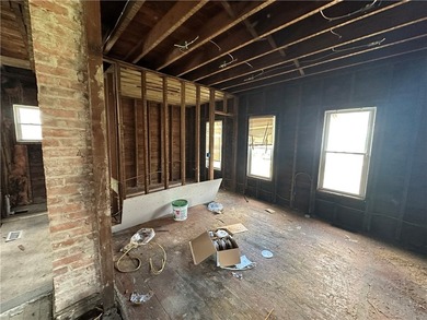 Some properties ask you to imagine the potential. This one hands - photo 6