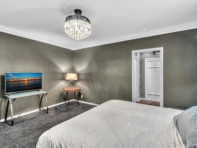 Spacious Imperial Point pool home offering 4+ bedrooms, flexible - photo 27