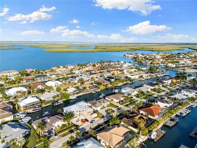 Exceptional Marco Island waterfront residence offering - photo 38