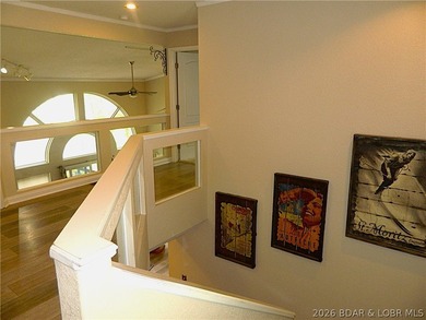 Welcome to your ultimate lake retreat! This stunning 3-bedroom - photo 14