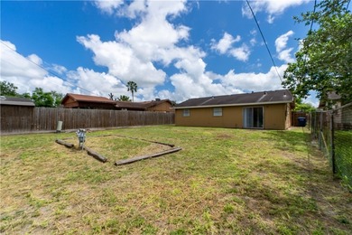Motivated Seller! Charming 3-bedroom Corpus Christi home with a - photo 15