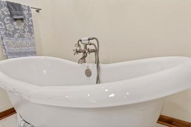 Welcome to your private retreat on beautiful sprawling acreage - photo 32