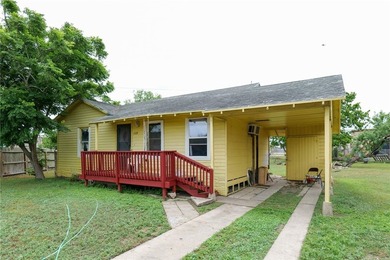 Tucked away on a quiet Cul de Sac in the heart of Corpus Christi - photo 2