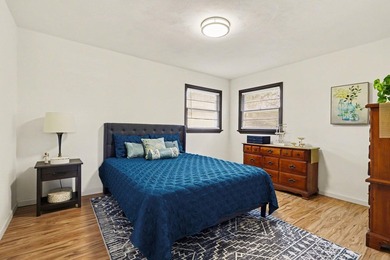 Absolutely stunning & completely updated ranch in Harper Creek - photo 12