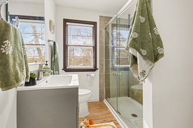 Absolutely stunning & completely updated ranch in Harper Creek - photo 14