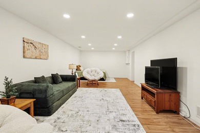 Absolutely stunning & completely updated ranch in Harper Creek - photo 19