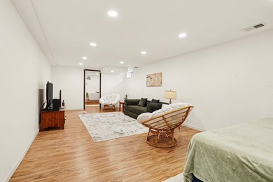 Absolutely stunning & completely updated ranch in Harper Creek - photo 20