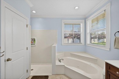 Welcome to a rare find in Niceville! Tucked away on a quiet - photo 28