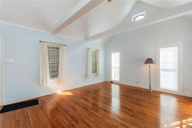 Located in the charming Del Mar historic subdivision you will - photo 4