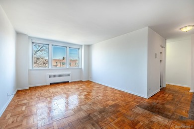 2 Bedroom conveniently located in Spuyten Duyvil. Windowed - photo 3
