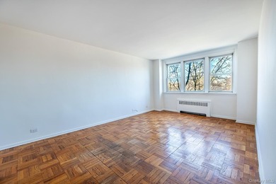 2 Bedroom conveniently located in Spuyten Duyvil. Windowed - photo 5
