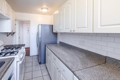 2 Bedroom conveniently located in Spuyten Duyvil. Windowed - photo 8